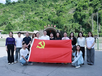 主题党日活动现场2.JPG