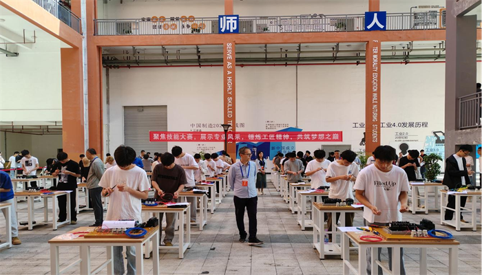 图片3-电气工程学院举行电工竞赛.png