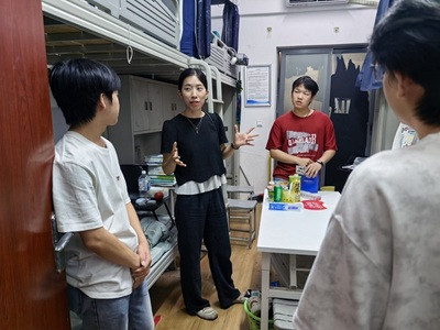 查寝.jpg